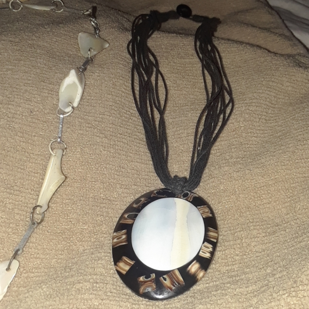 Seashell Necklaces - Picture 6 of 7